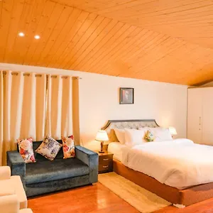 https://holidayinhomestay.shimlahotels.net